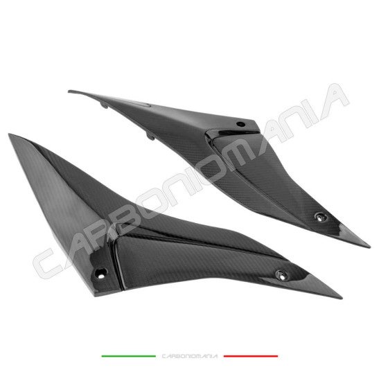 Immagine Fianchetti sotto serbatoio carbonio Aprilia RSV4/Tuono 1100 Factory 2021 2024 Performance Quality | Aprilia